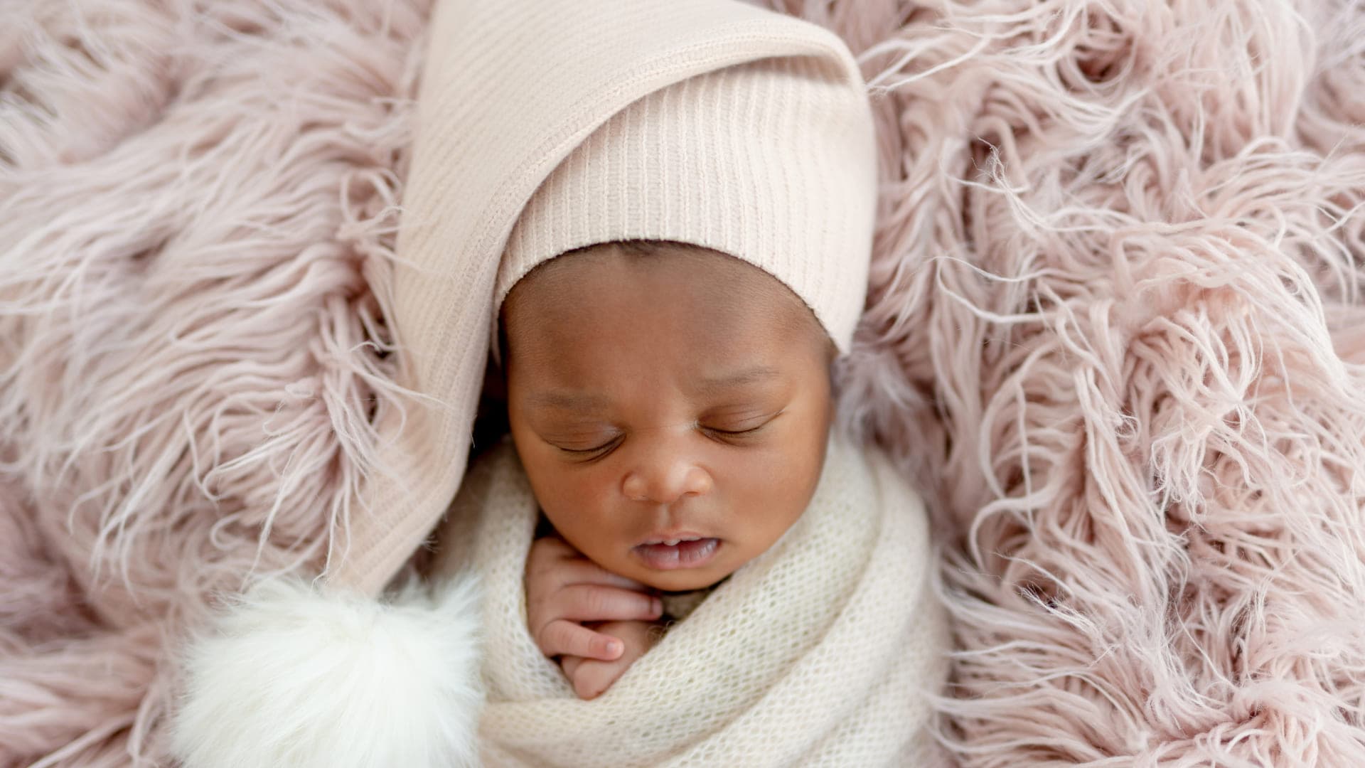 article_Best newborn hats_1.jpg