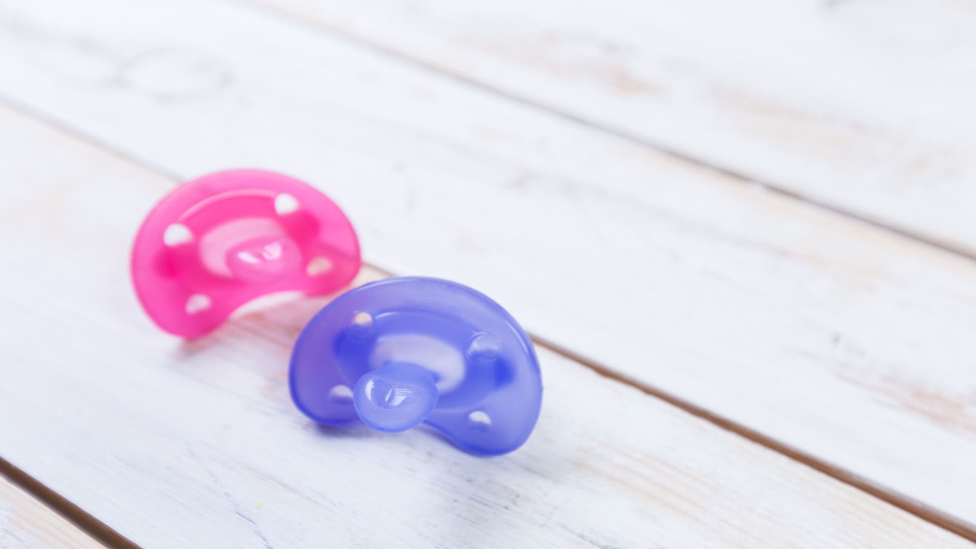 Best_Pacifiers_for_Newborns_2.jpg