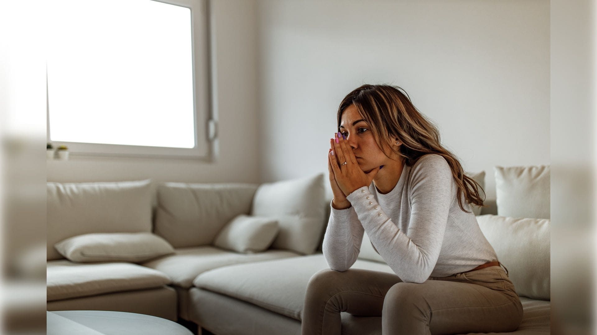 10 Signs and Symptoms of Anxiety in Women—What to Watch For