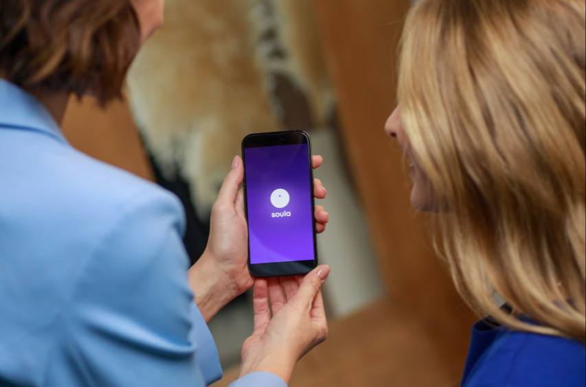 The Soula app in a woman's hands